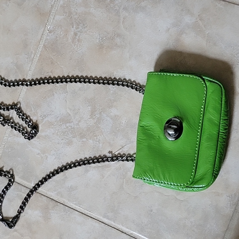 NWT HOBO PATENT LEATHER WALLET WITH CHAIN